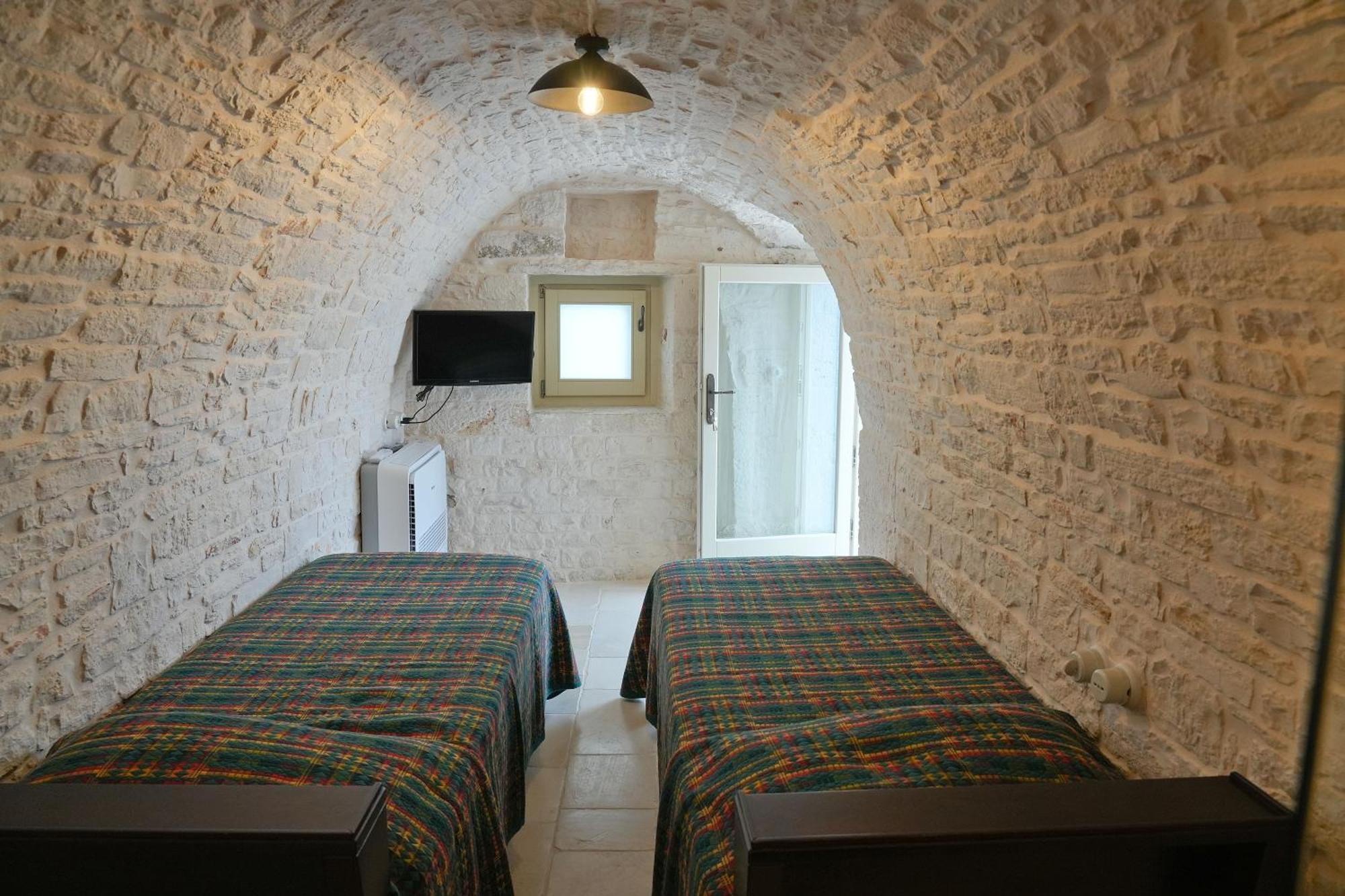 Trulli Occhi Di Pietra Historical Experience Villa Алберобело Екстериор снимка